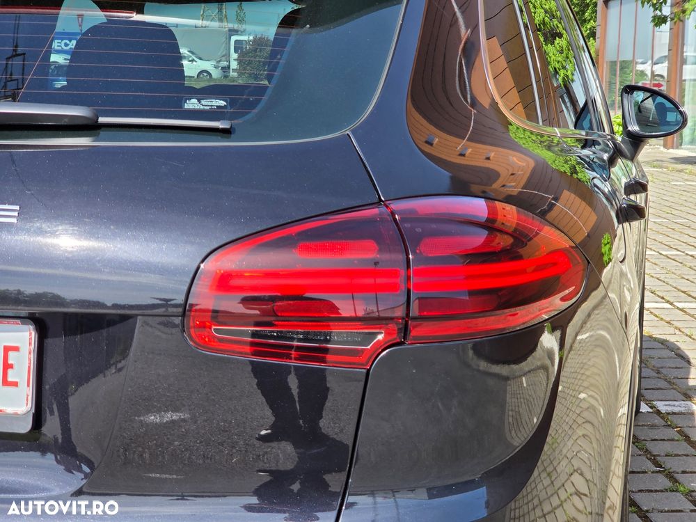 Porsche Cayenne Platinum Edition - 11