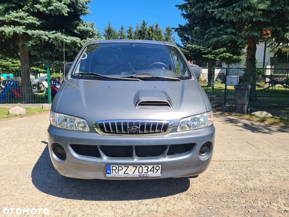 Hyundai H-1 - 11