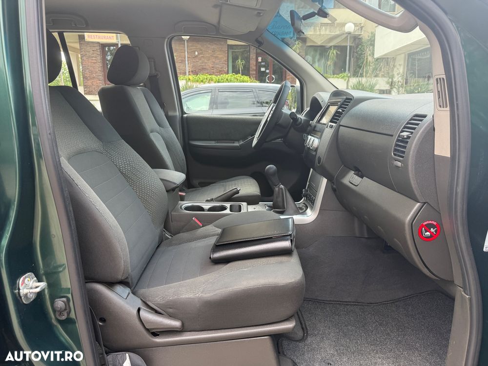 Nissan Navara 2.5 dCi DPF 4X4 Double Cab LE - 15