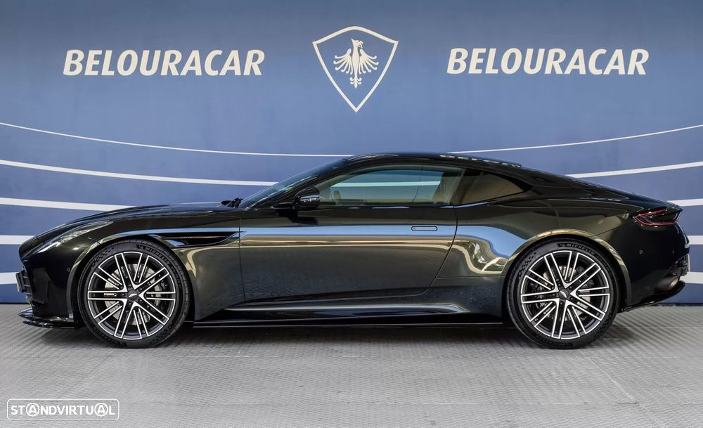Aston Martin DB12 Coupé - 3
