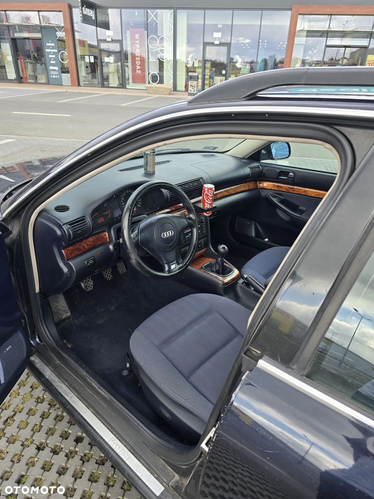 Audi A4 Avant 2.5 TDI - 10