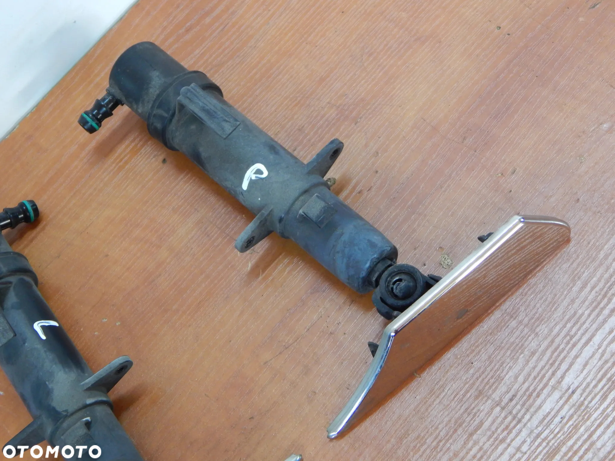 spryskiwacz dysza lampy lewy xenon Ford KUGA Mk1 08-13 Łuków części - 2