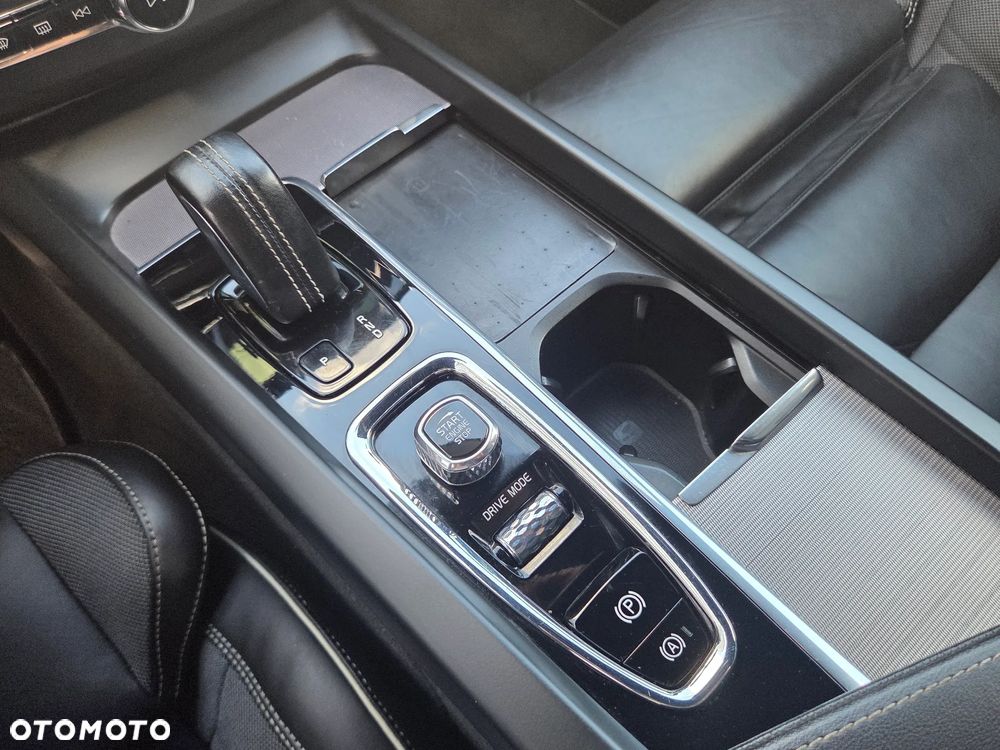Volvo XC 60 B4 D AWD Geartronic RDesign - 36