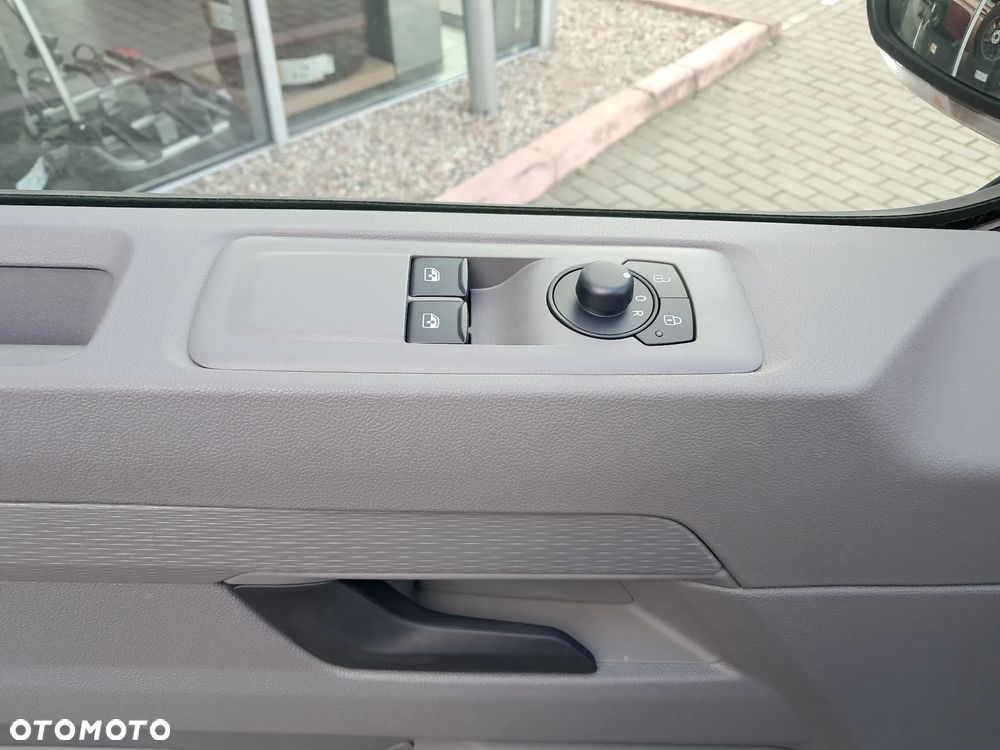 Volkswagen Transporter T7 - 18