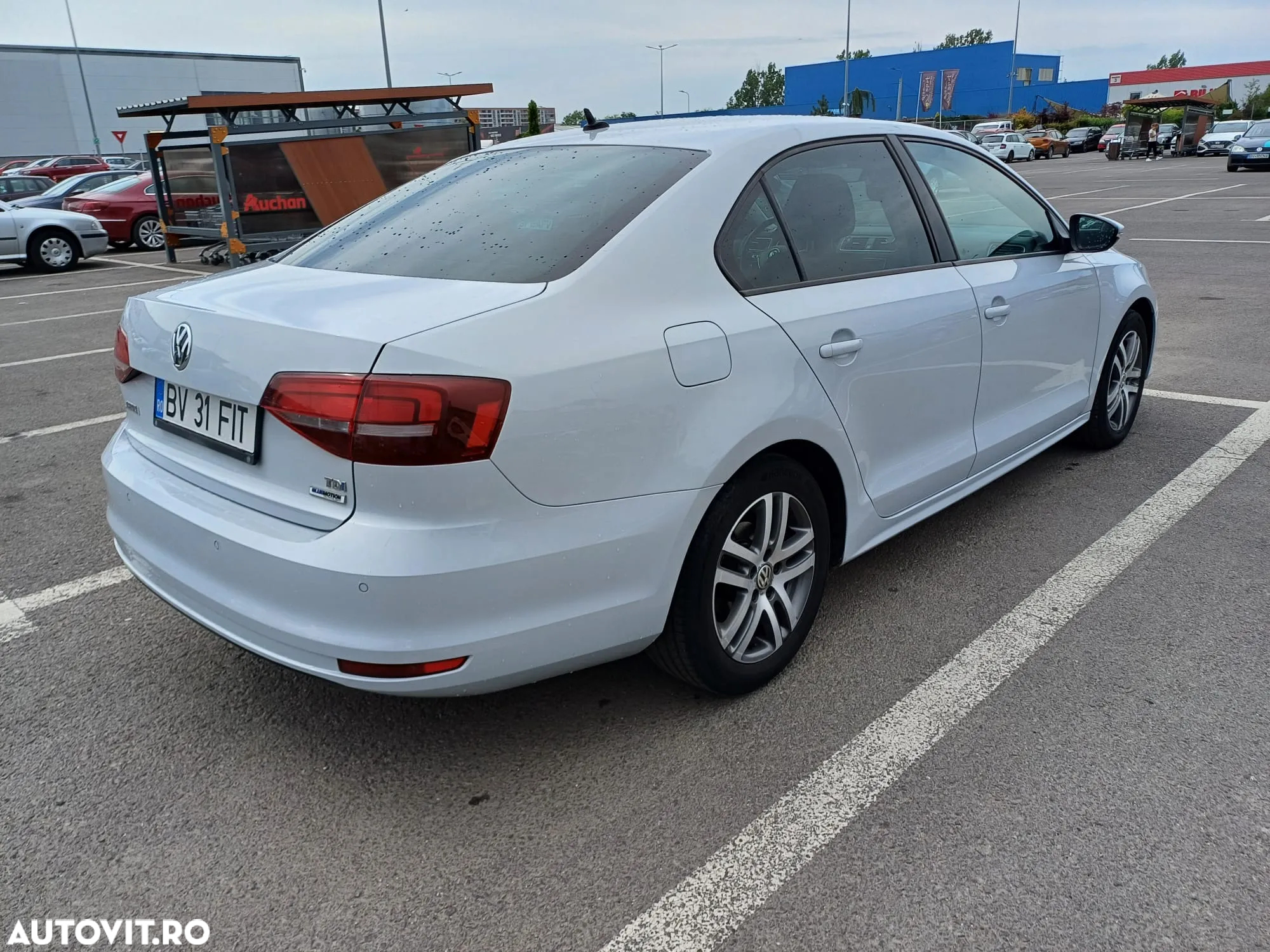 Volkswagen Jetta 2.0 TDI Comfortline - 7