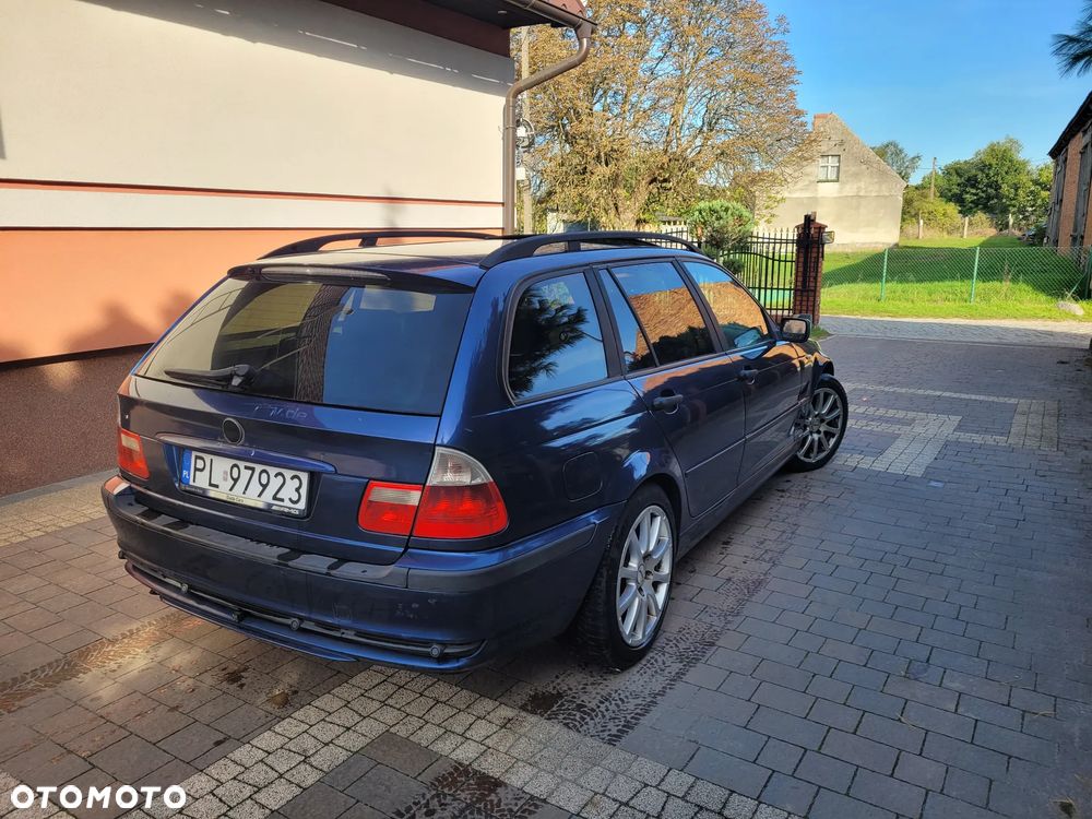 BMW Seria 3 2003 photo 2