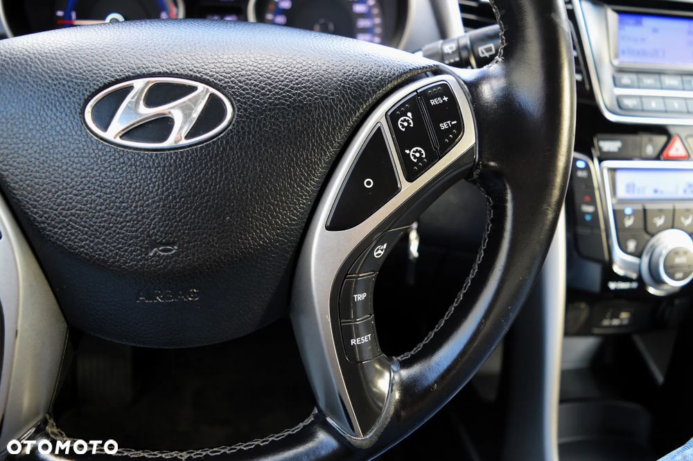 Hyundai i30 blue 1.6 CRDi YES Gold - 23