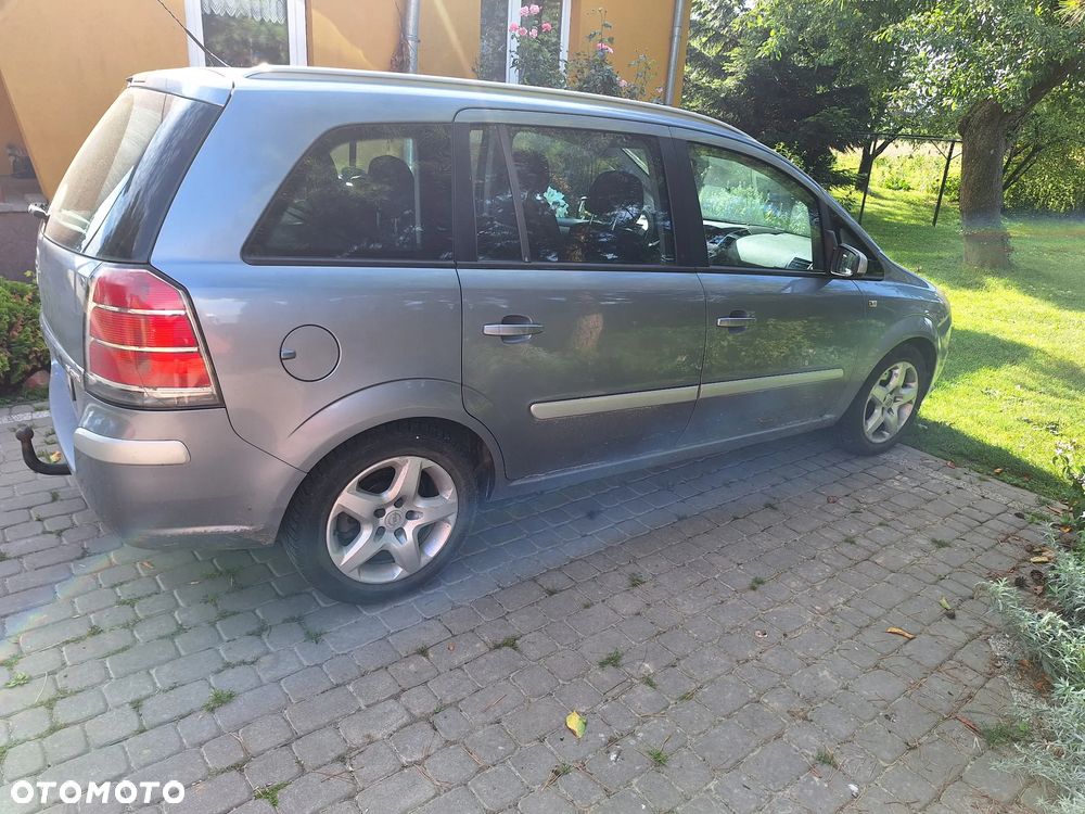 Opel Zafira 1.9 CDTI Cosmo - 3