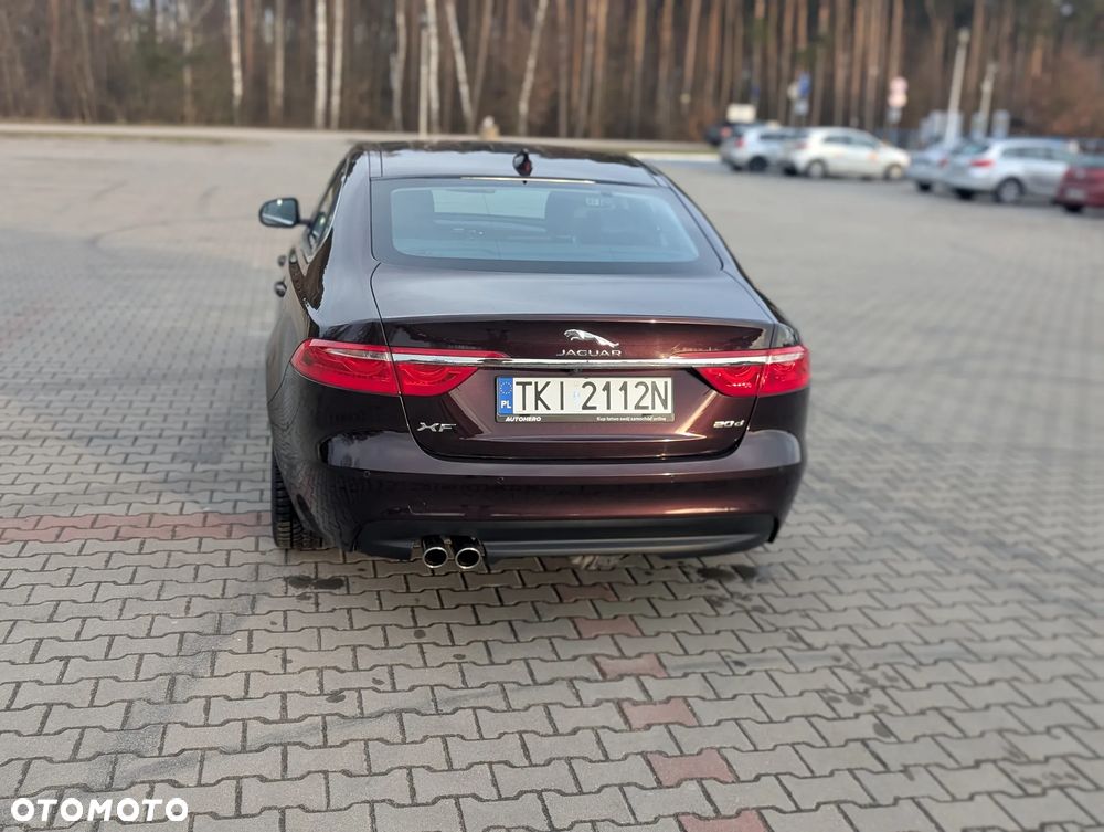 Jaguar XF 20d Prestige - 5