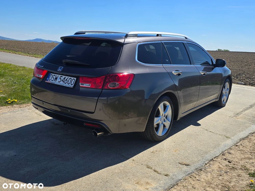Honda Accord 2.0 Executive Nav - 6