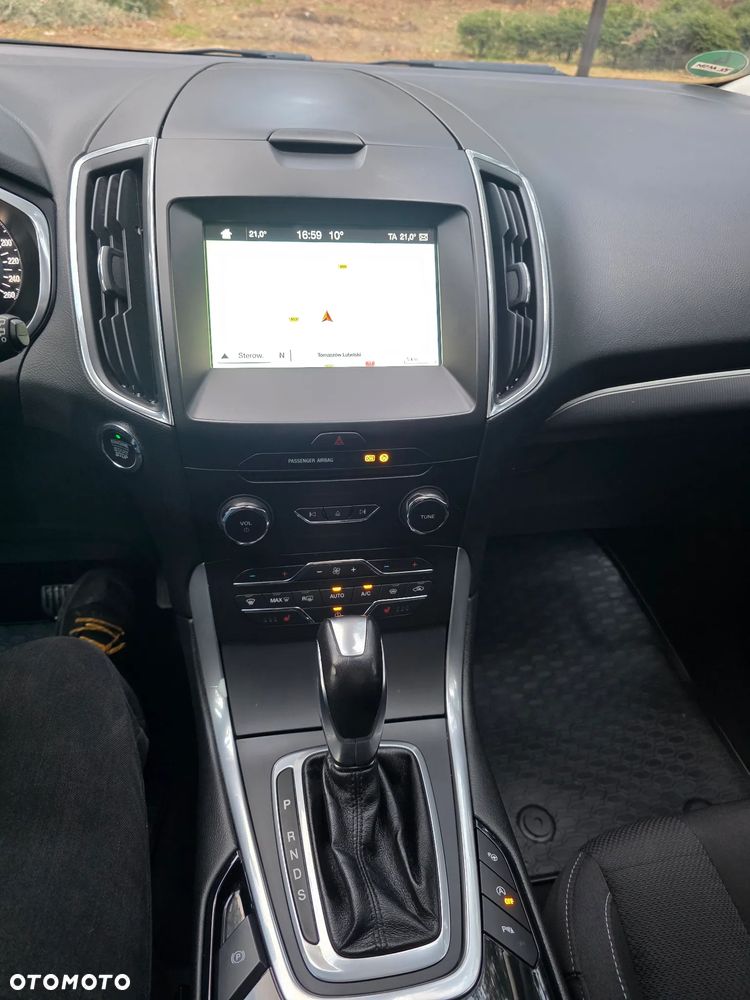 Ford S-Max - 10