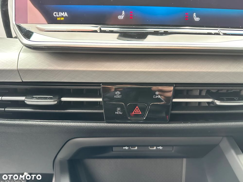 Volkswagen Golf VIII 2.0 TDI Life Plus DSG - 27