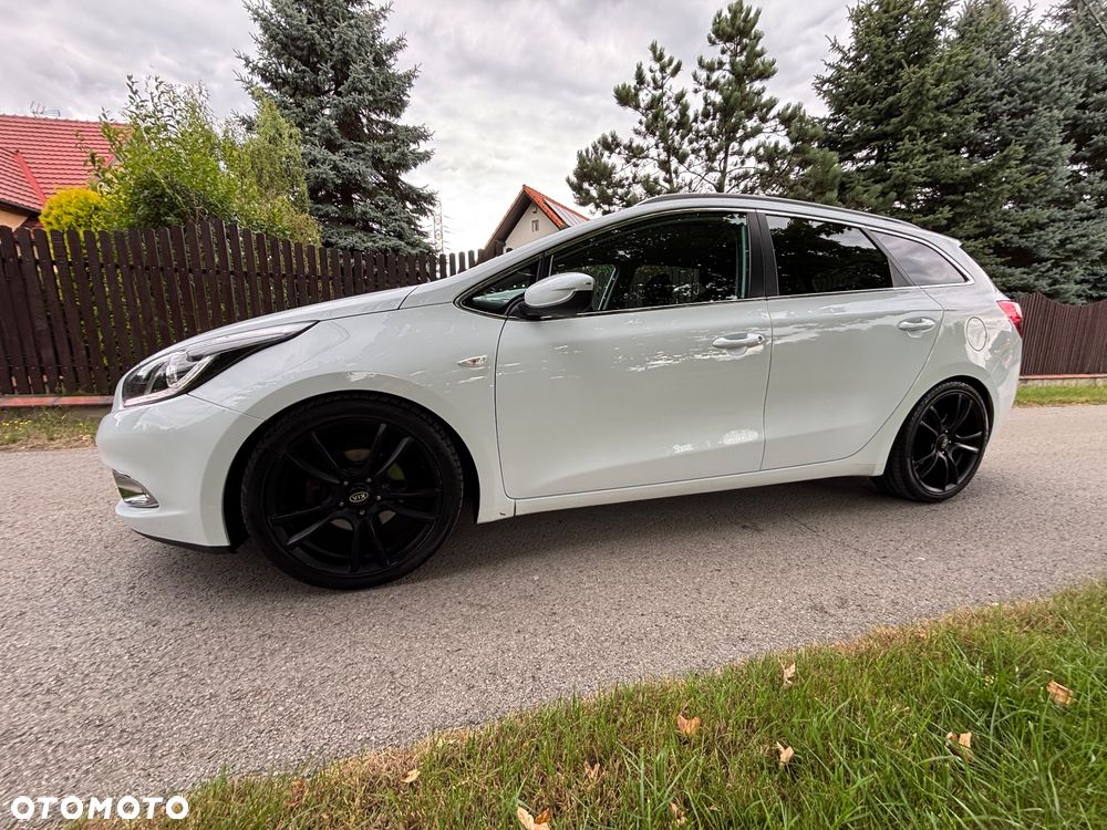 Kia Ceed 1.6 CRDi 128 ISG SW Dream-Team Edition - 6