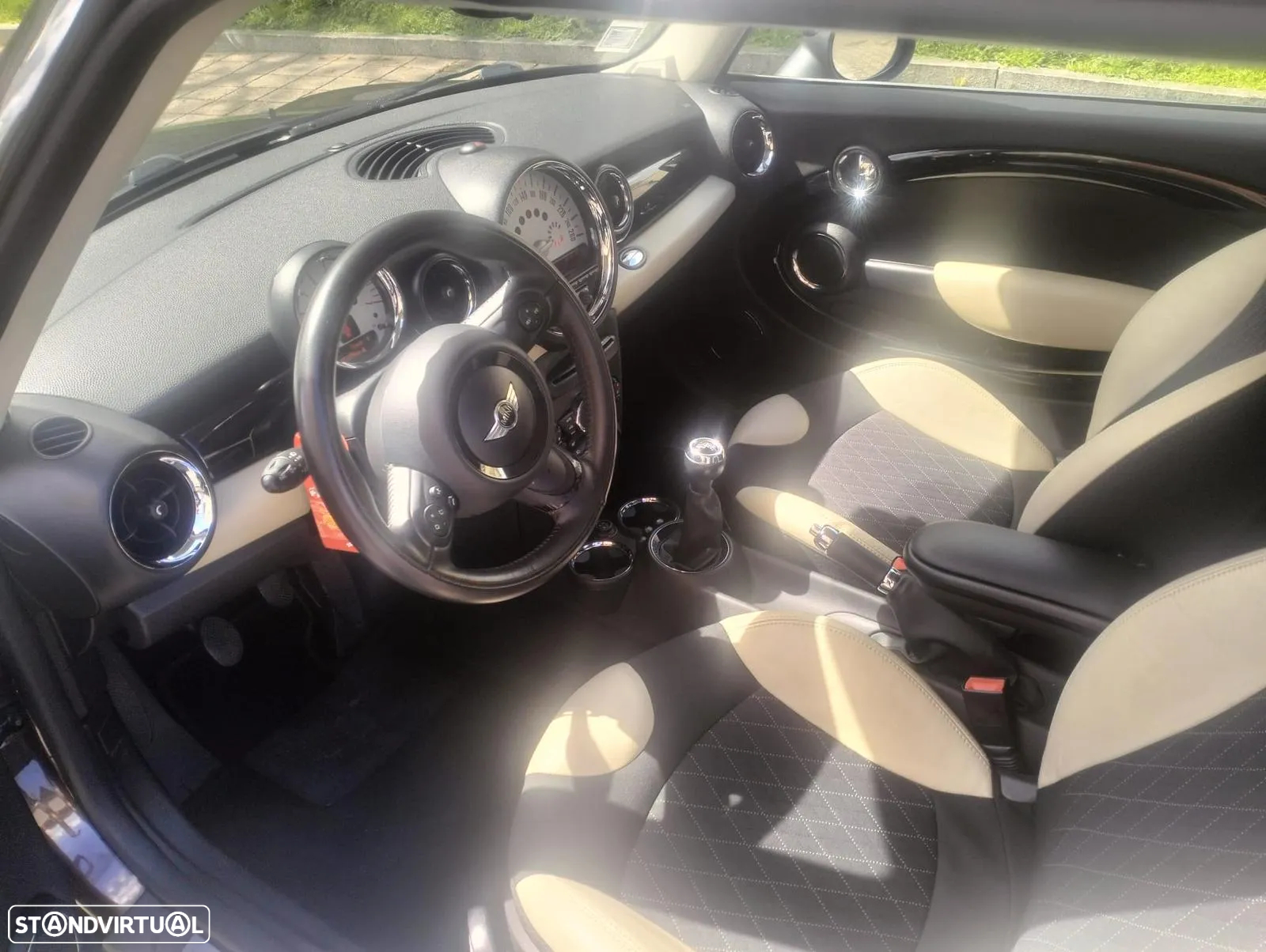 MINI 3 Portas Cooper D - 2