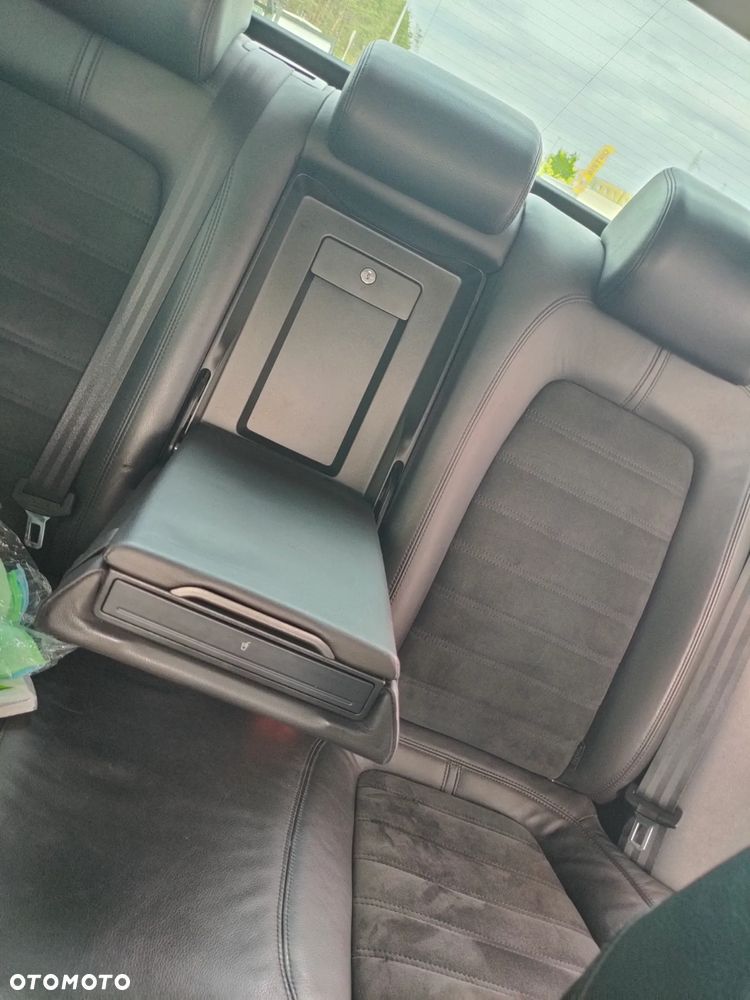 Volkswagen Passat 2.0 TDI DPF Sportline DSG - 8