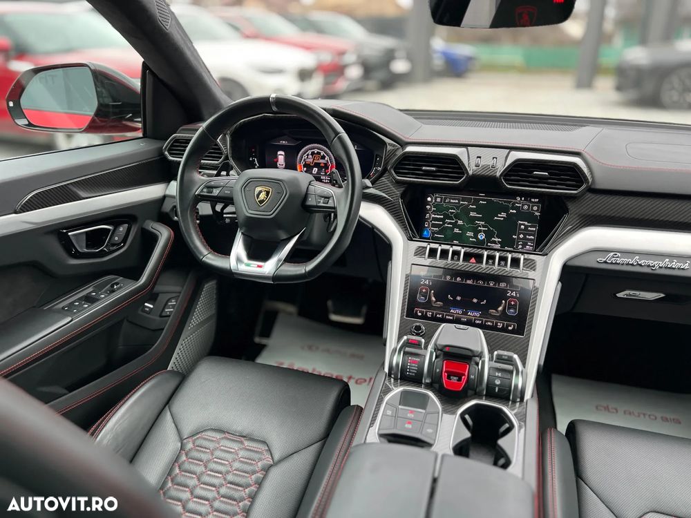 Lamborghini URUS - 26