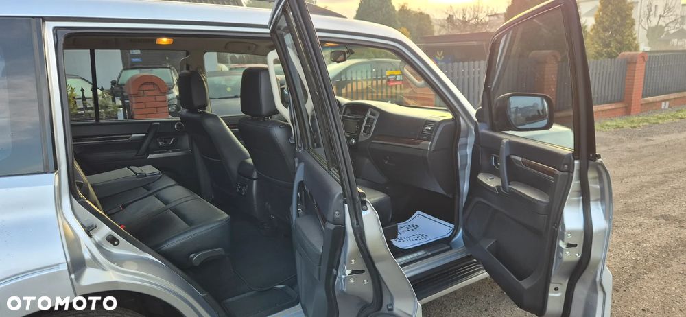 Mitsubishi Pajero - 15