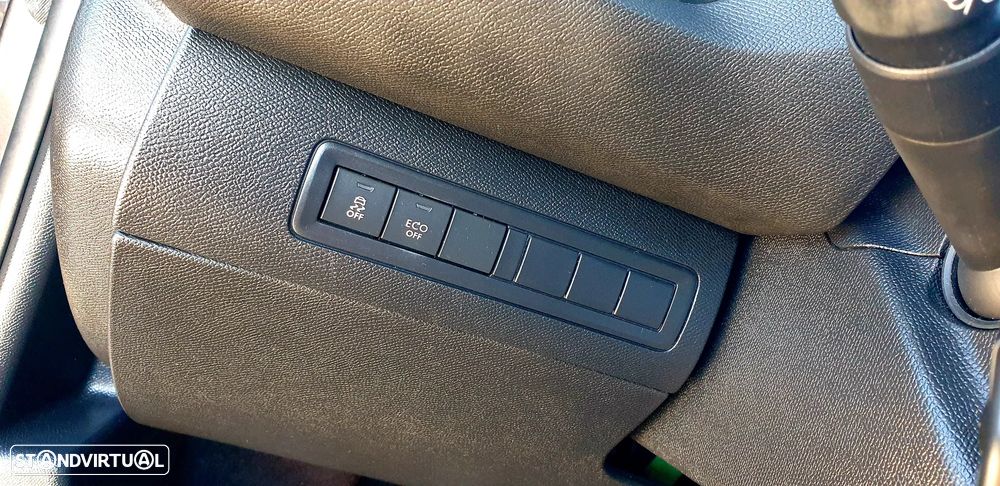 Peugeot 308 1.2 PureTech Allure - 33