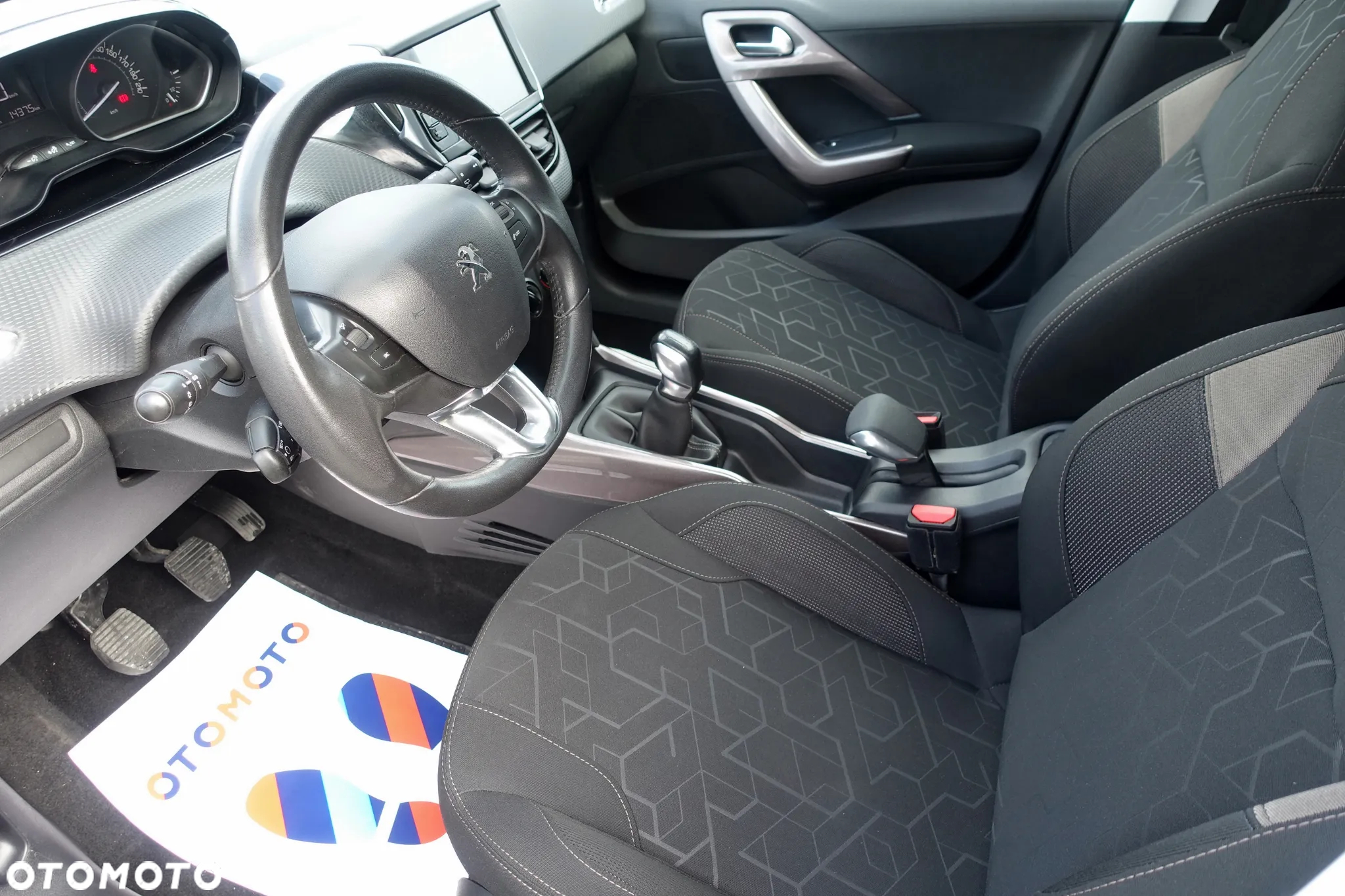 Peugeot 2008 1.2 Pure Tech Style - 11