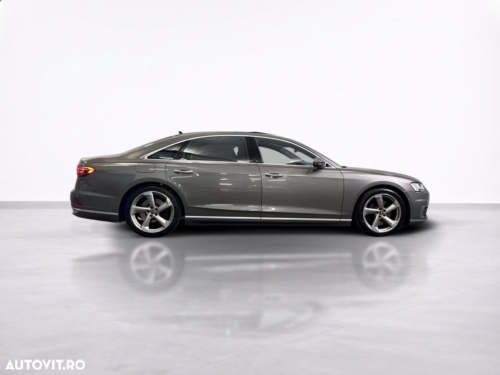 Audi A8 - 7