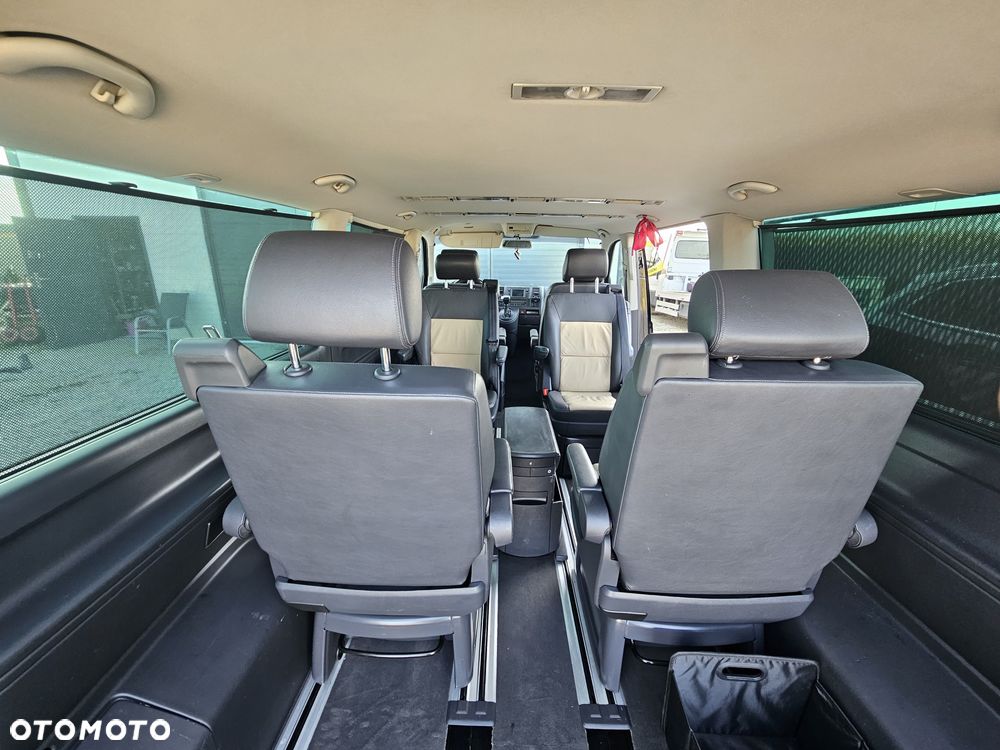 Volkswagen Caravelle - 31