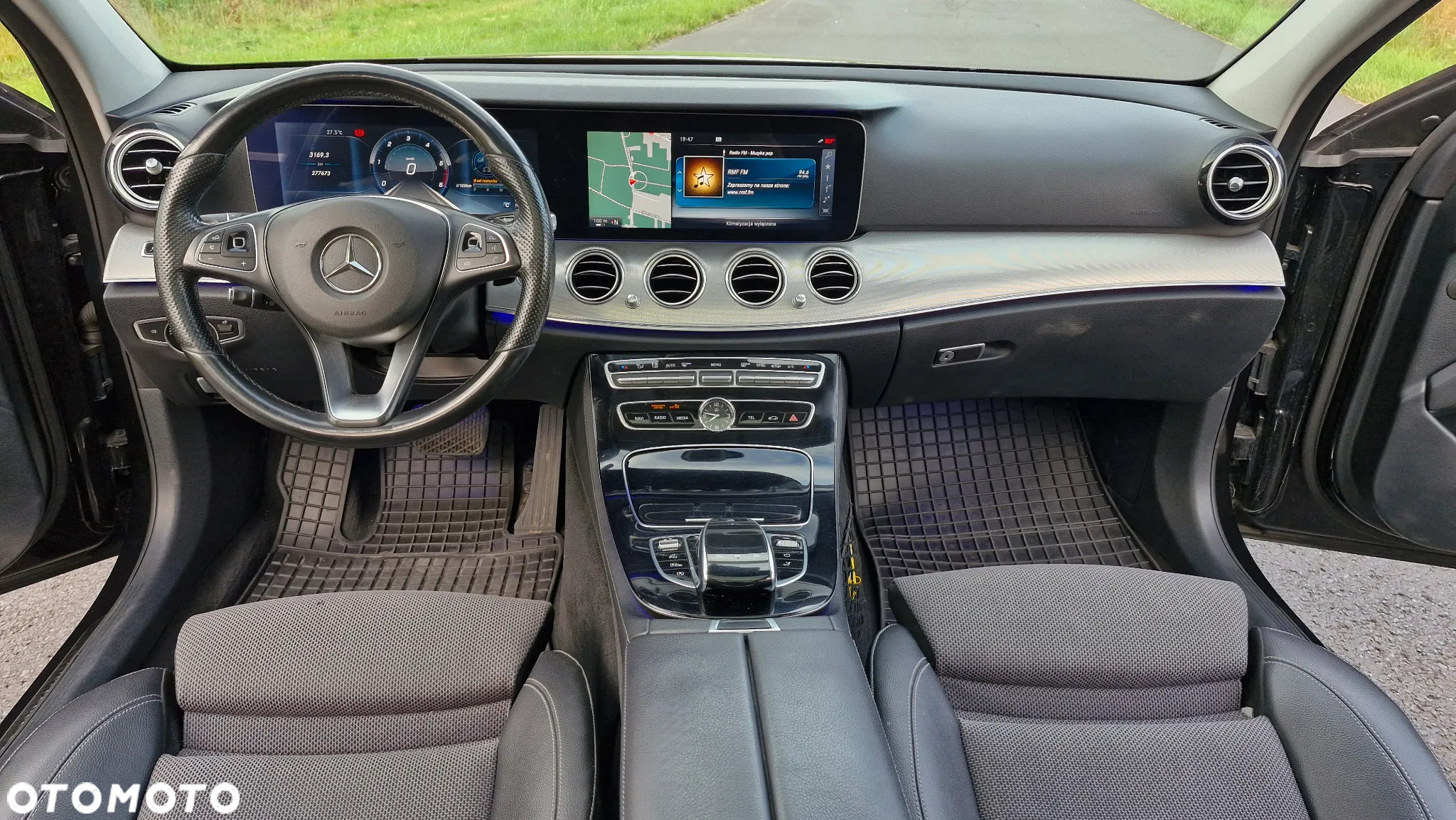 Mercedes-Benz Klasa E 220 d T 9G-TRONIC AMG Line - 28