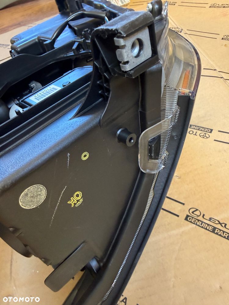 Lampa przednia prawa, lewa Lexus RX350 USA 03-09R. - 9