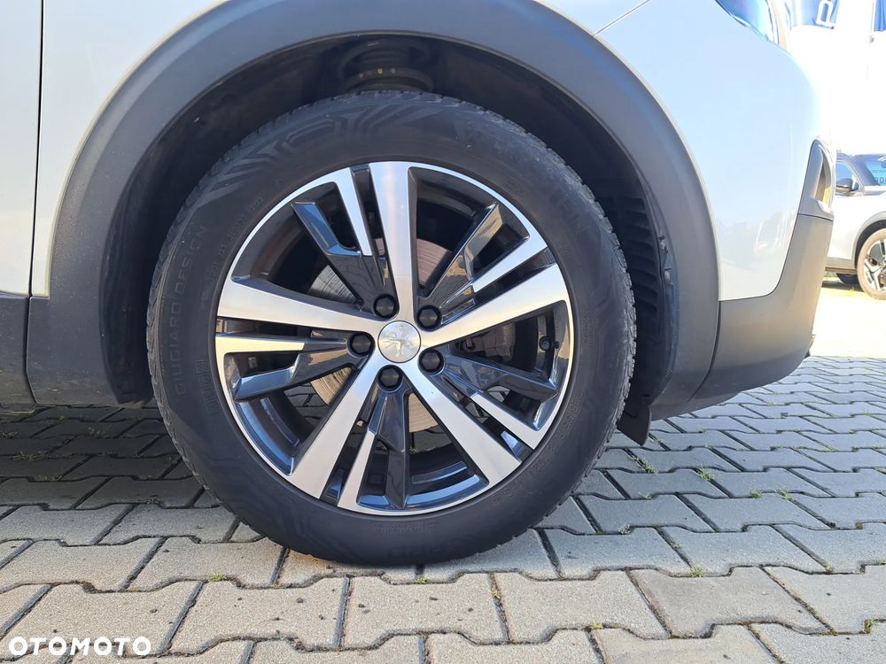 Peugeot 3008 1.2 PureTech GPF Active S&S EAT8 - 13