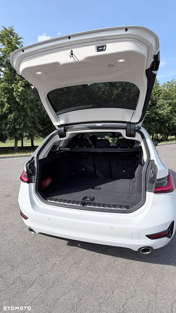 BMW Seria 3 318i Sport Line - 11
