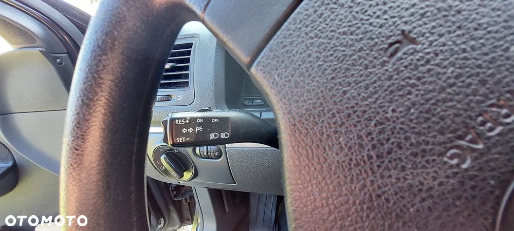 Volkswagen Jetta 1.9 TDI Comfortline - 22