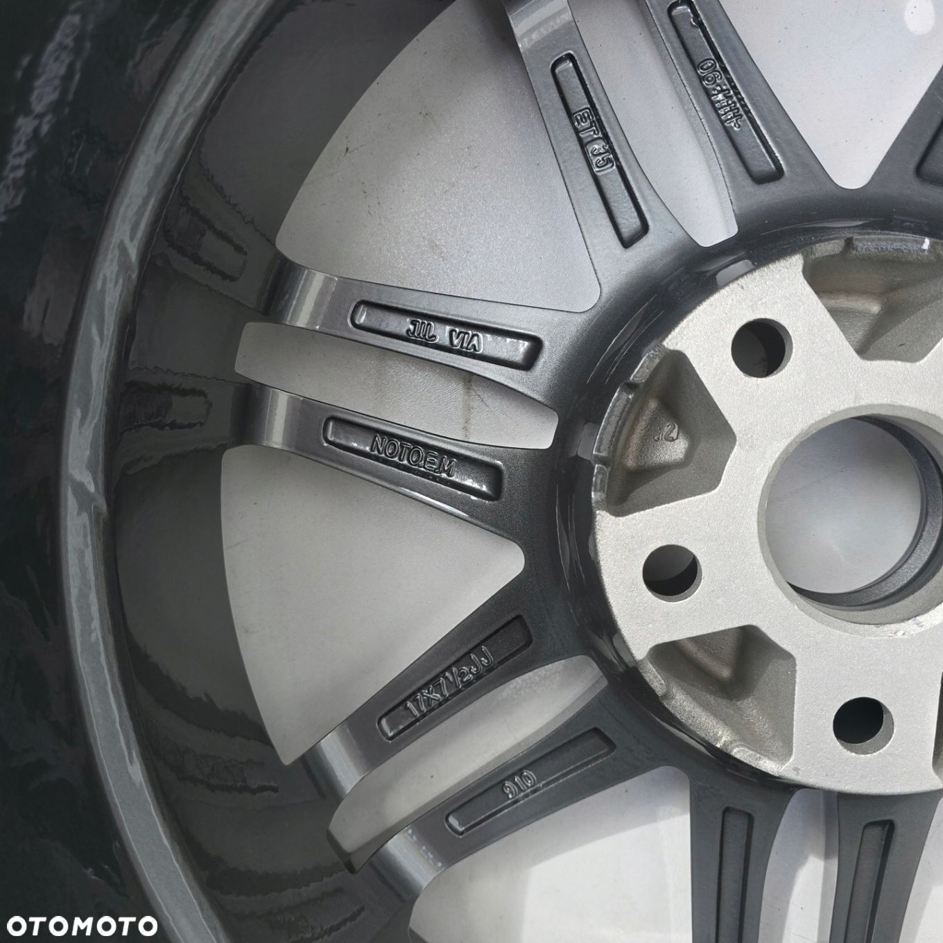 VW PASSAT B7 B8 CC TIGUAN I II ARTEON SHARAN 17 ET35 5x112 4X - 6