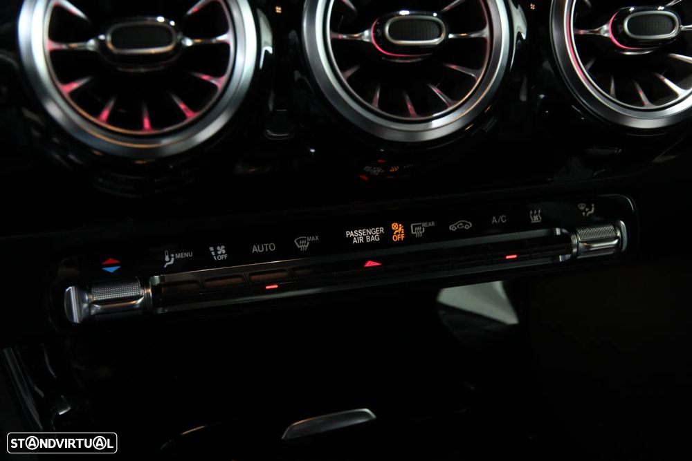 Mercedes-Benz A 250 e AMG Line - 17