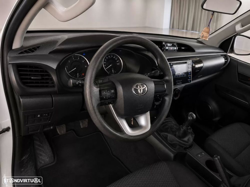 Toyota Hilux 2.4 D-4D 4WD CD CM - 5