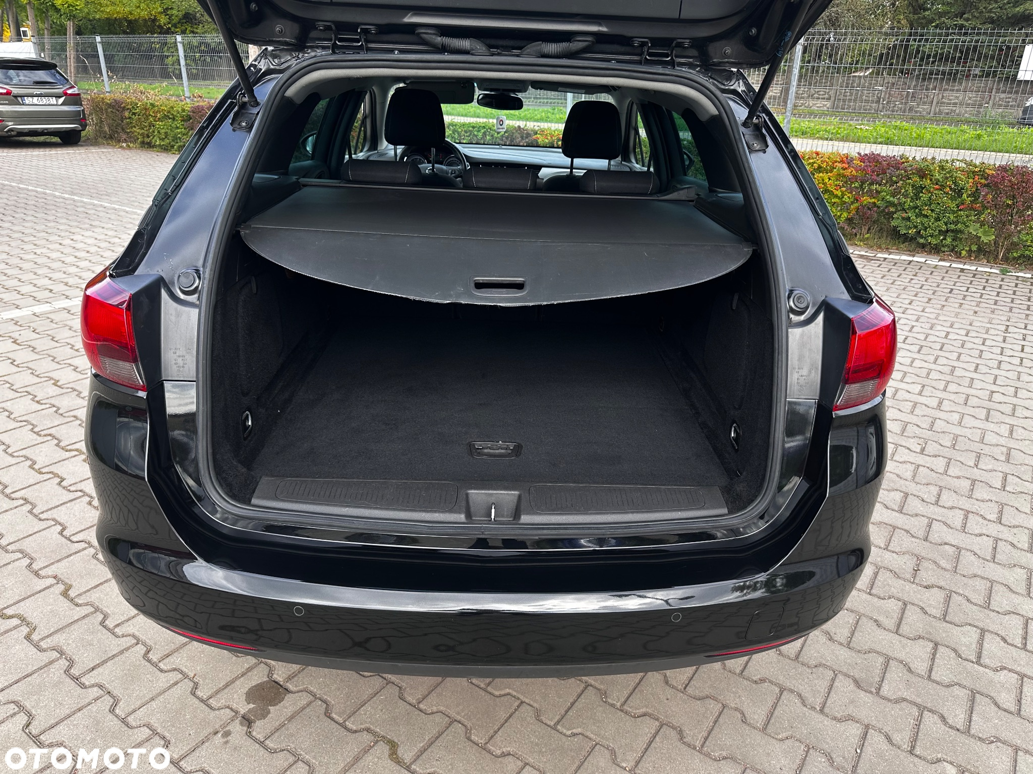 Opel Astra 1.4 Turbo 120 Jahre - 30