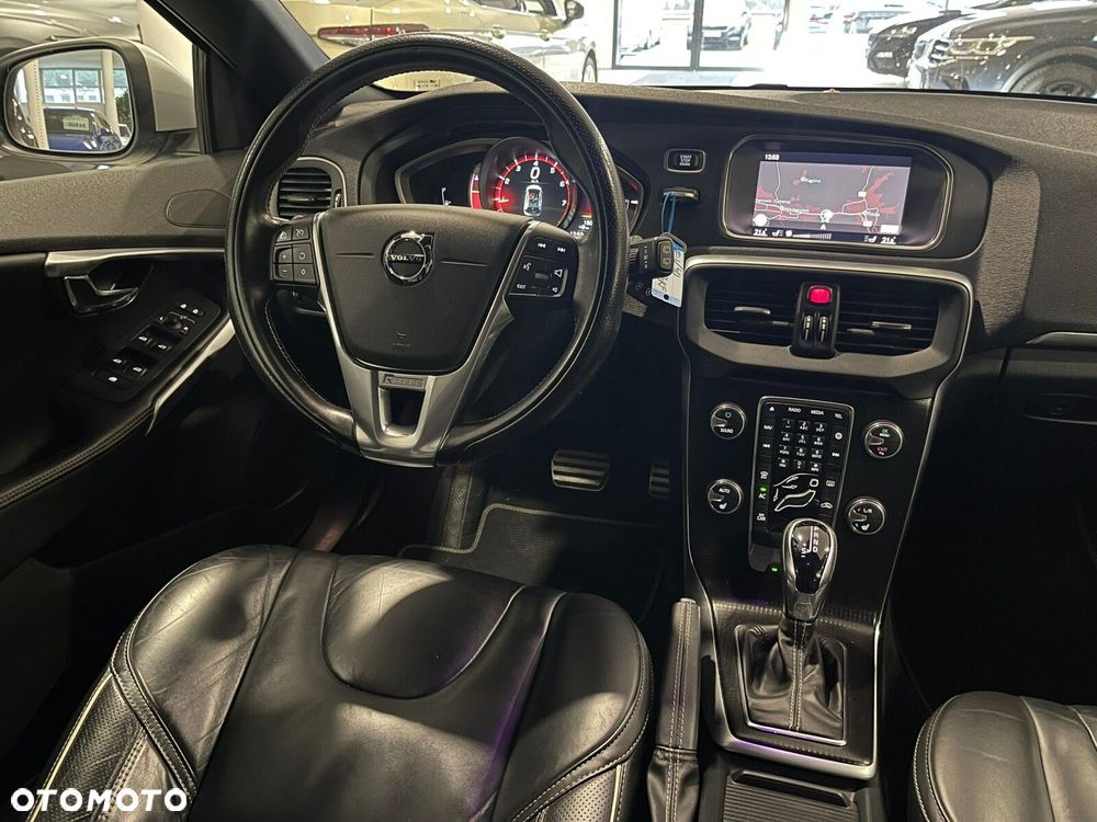 Volvo V40 T4 Drive-E R-Design Momentum - 13