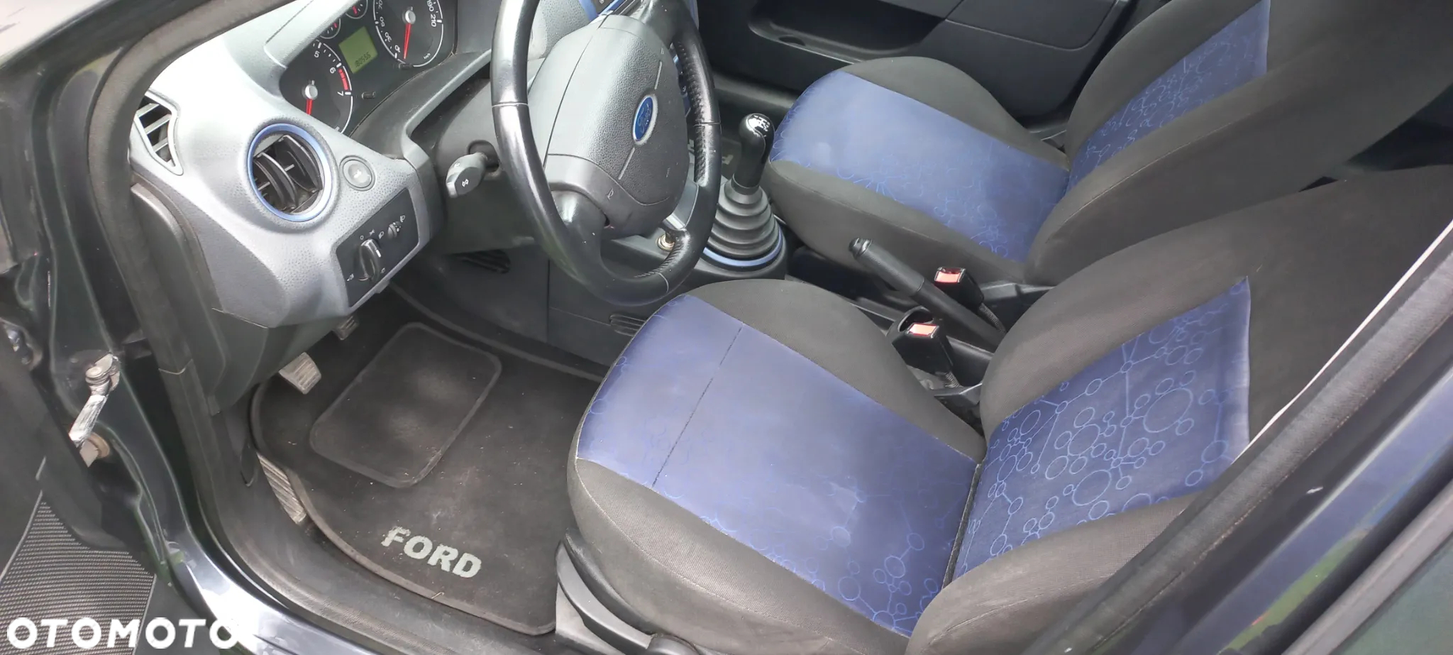 Ford Fiesta 1.3 Ambiente - 8