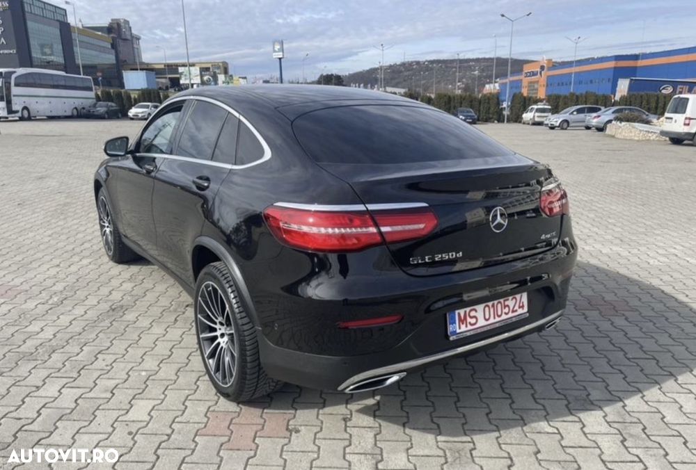 Mercedes-Benz GLC Coupe 250 d 4Matic 9G-TRONIC AMG Line - 13