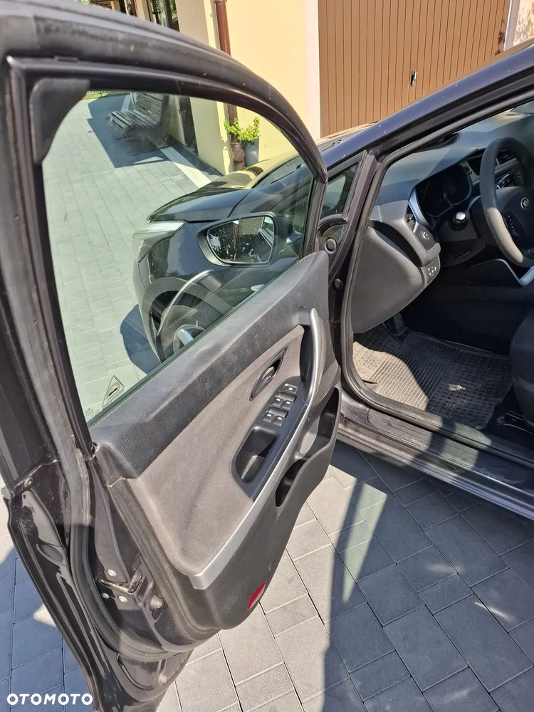 Kia Ceed - 12
