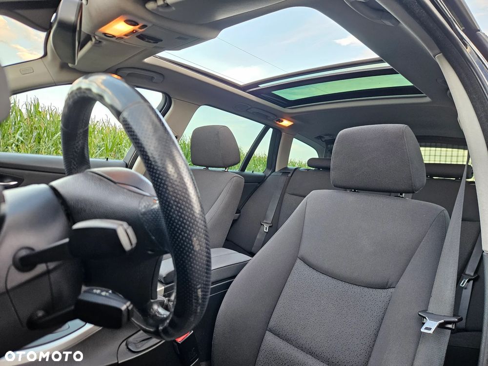 BMW Seria 3 318i - 24