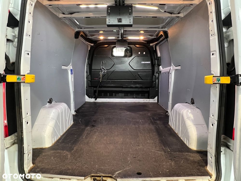 Ford Transit Custom - 13