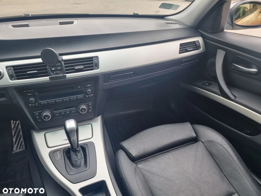 BMW Seria 3 335i - 16