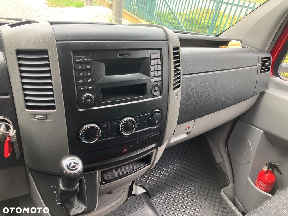 Mercedes-Benz Sprinter - 8