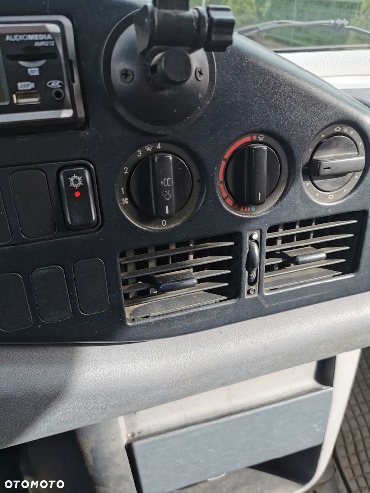 Mercedes-Benz Sprinter - 13