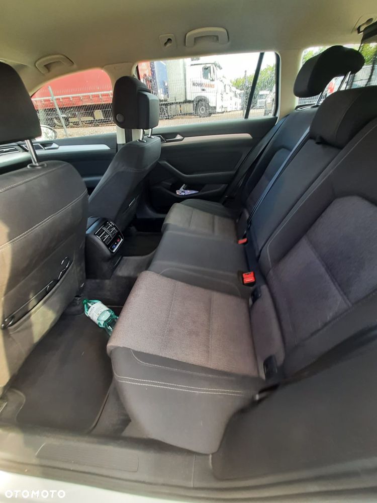Volkswagen Passat 2.0 TDI (BlueMotion Technology) DSG Comfortline - 10