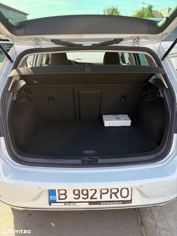 Volkswagen Golf - 25