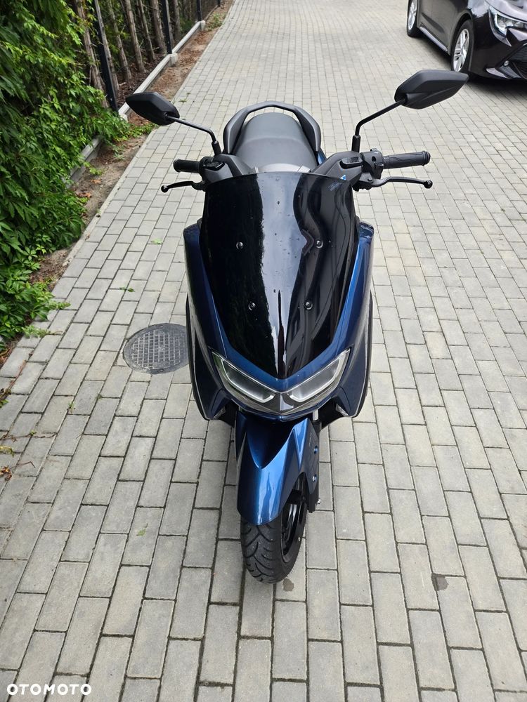 Yamaha NMAX - 4