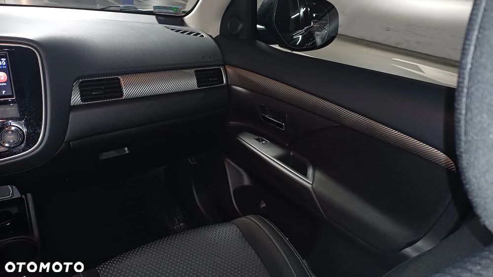 Mitsubishi Outlander 2.0 Intense + 4WD CVT - 10