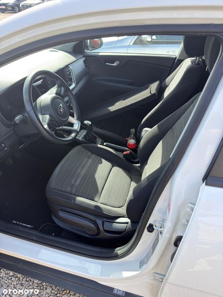Kia Stonic 1.4 L - 5