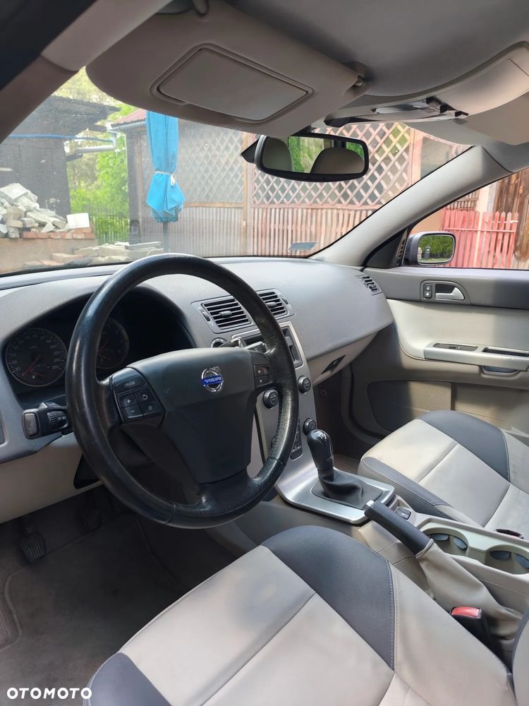 Volvo V50 1.8 - 15