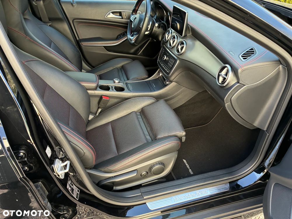 Mercedes-Benz GLA 220 d 4Matic 7G-DCT AMG Line - 32